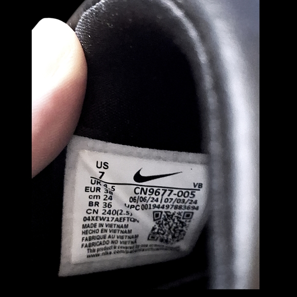 Nike VICTORI ONE Black Slide Sandals WOMEN'S SIZE 7 NWOT NEW - Picture 6 of 6